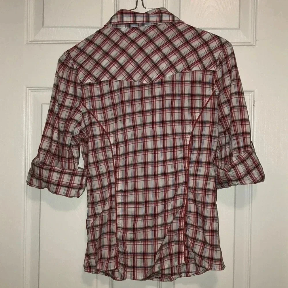 Button-up, plaid shirt - Picture 4 of 4